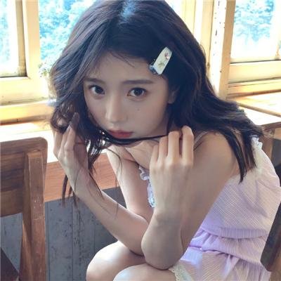 踉跄的女孩